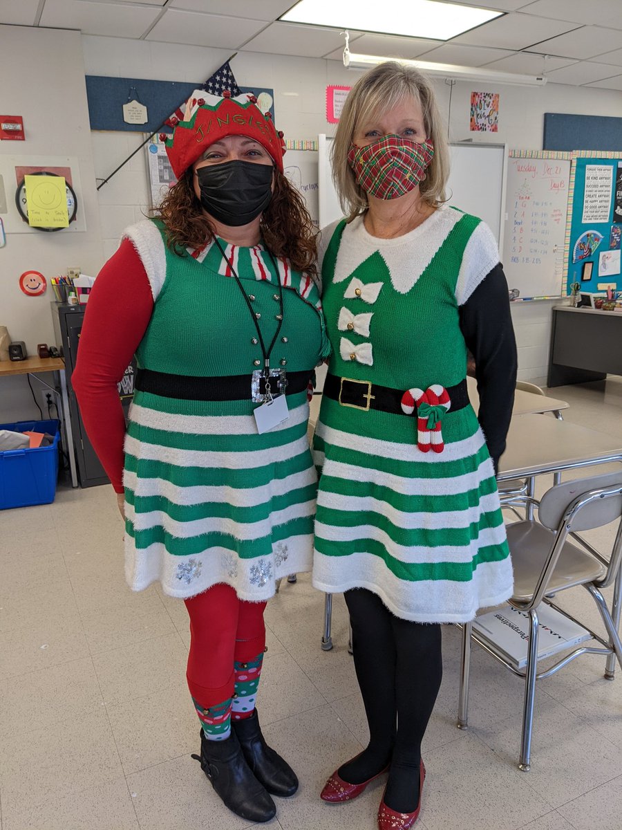 Twinning! #holidaze #teacherlife <a href="/HopedaleSTUCO/">Hopedale StuCo</a> <a href="/hopedalejshs/">Hopedale Jr-Sr HS</a>