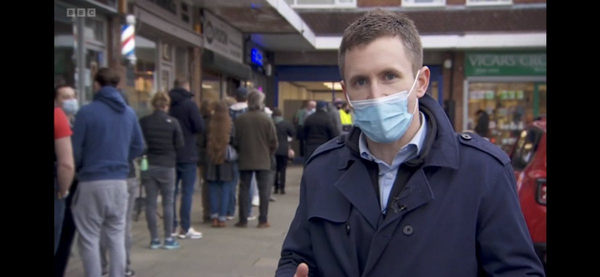Was at Vicar’s Cross vaccination centre in Chester for <a href="/BBCNWT/">BBC North West</a> today. There was a pretty long but quick queue. Good job considering <a href="/TheCountessNHS/">Countess of Chester Hospital NHS Foundation Trust</a> Hospital says the “common theme” amongst its covid patients in ICU is that they’re unvaccinated.