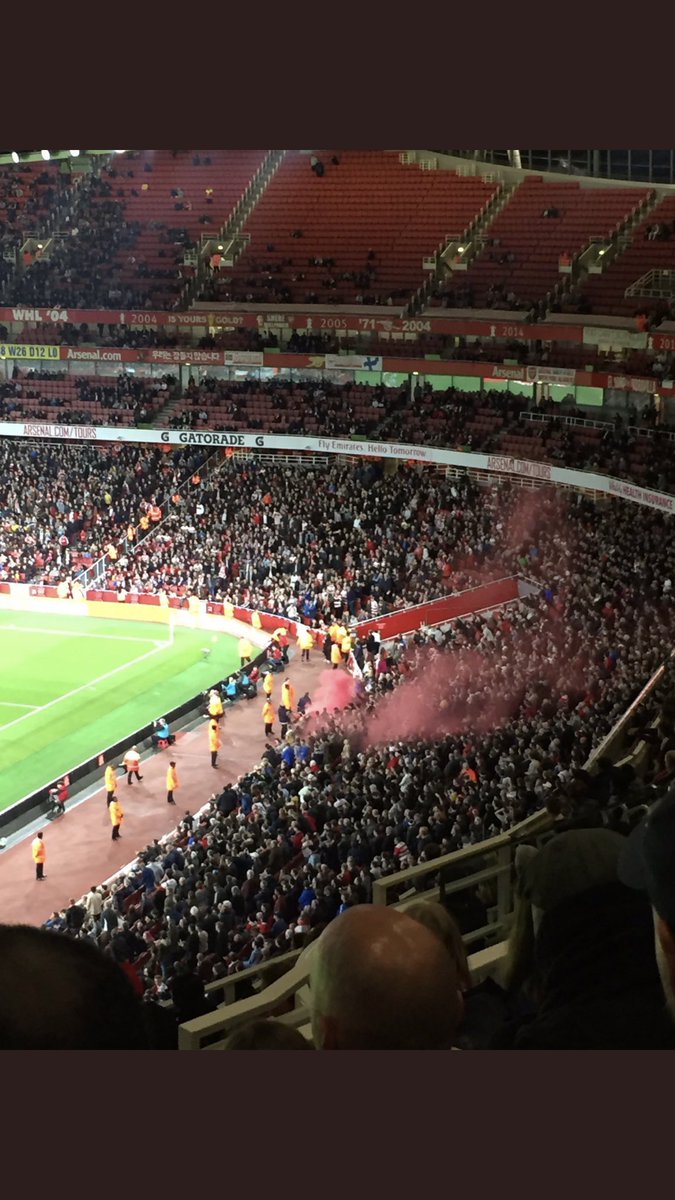 theawayfans's tweet photo. 5,200 Sunderland fans have made the 9 hour, 550 mile round trip to Arsenal this evening, 4 days before Christmas.

Phenomenal backing, as always! 👏 #SAFC https://t.co/yiVY2Yn5Om