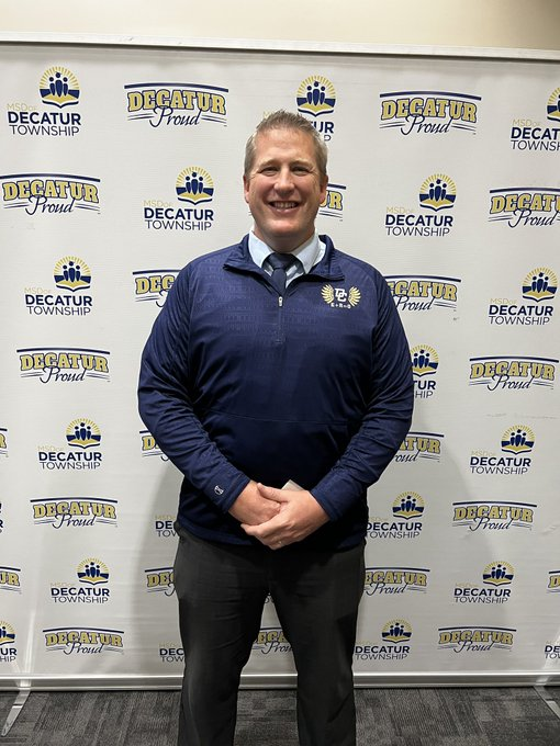 DmsHawks1's tweet photo. Congratulations Mr. Nehring on your new position as Director of Human Resources for Decatur Township! Thank you for all you've done for Decatur Middle School in your time as principal! #DMShawks #decaturproud @MichaelENehrin1 https://t.co/wO1pU5unNz