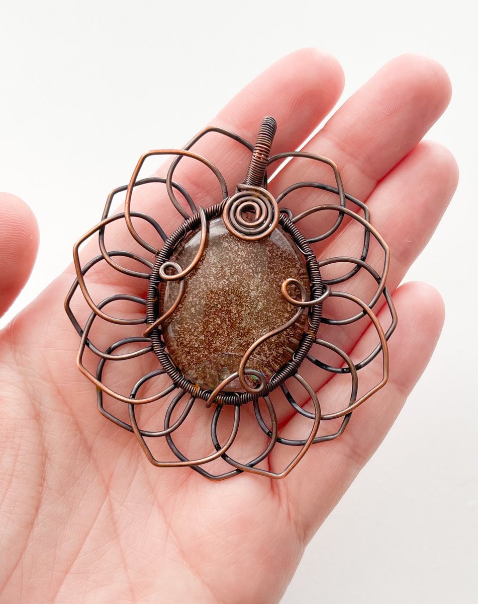 I can’t believe I got to wrap this garden quartz &amp; I love how it turned out 🤎🌻

available on my shop 12/24 at 4pm est :)