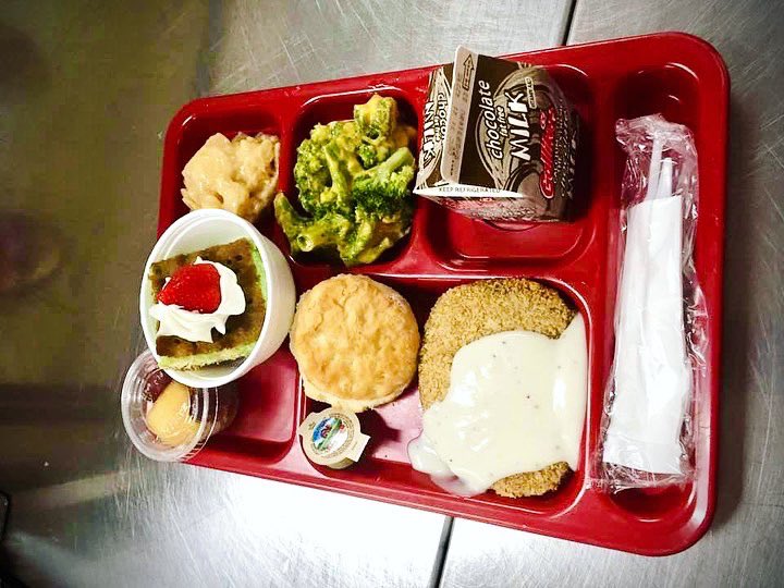 Nothing beats school lunch around the holidays! Swipe to see the great work from Nutrition Teams at @MCI_Cardinals and <a href="/nmsteachers/">Martinsburg North Middle School</a> as they serve up an “old-fashioned country holiday dinner” and a fun twist on a holiday treat. 🍰🍴🍲 🥛