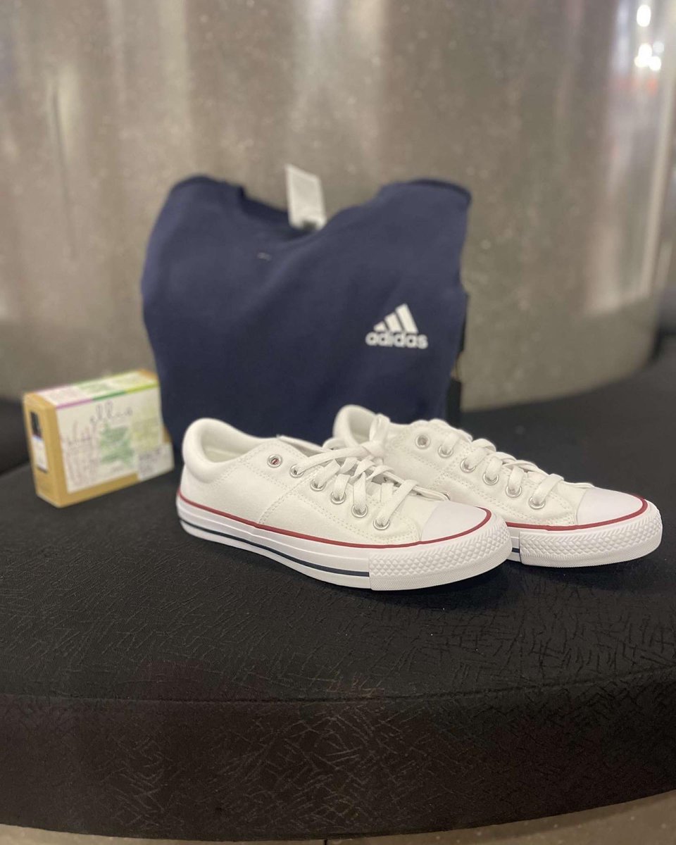 langb19's tweet photo. Sportchek is the #1 gift-giving destination for the whole family this holiday season by providing the latest and hottest apparel, footwear and gear needed to inspire Canadians live an active lifestyle!
#sportchekathlete #GiftIdeas #FindWhatMovesYou #SportchekHoliday https://t.co/HkeAXYUWlI