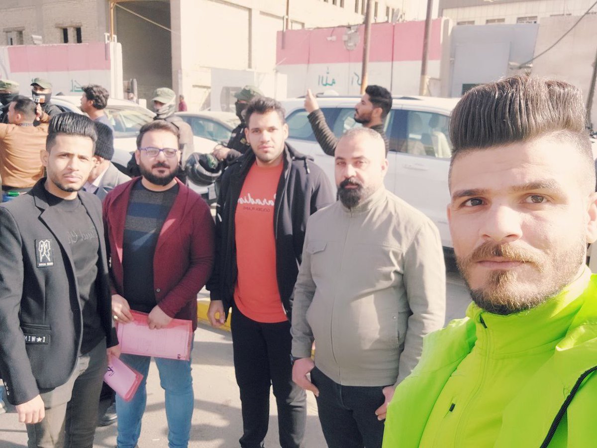#الكاظمي_يسرق_حقوقنا 
#الكاظمي_يسرق_حقوقنا ..
#الكاظمي_يسرق_حقوقنا 
#الاوايل_والشهادات_تسلب_حقوقهم