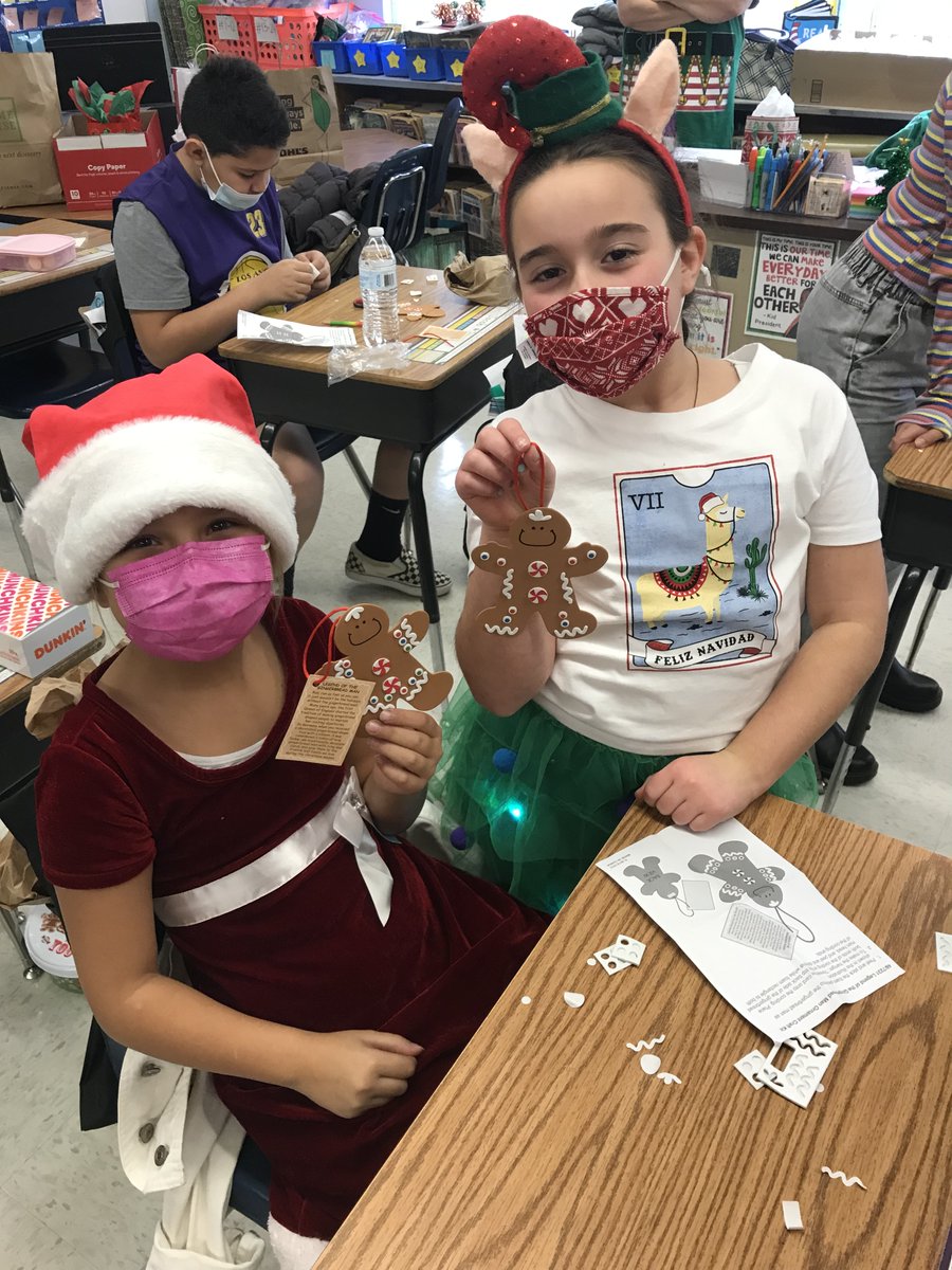 Mrs. Holahan and Ms. Castelli's class had fun making gingerbread crafts and playing games today!
