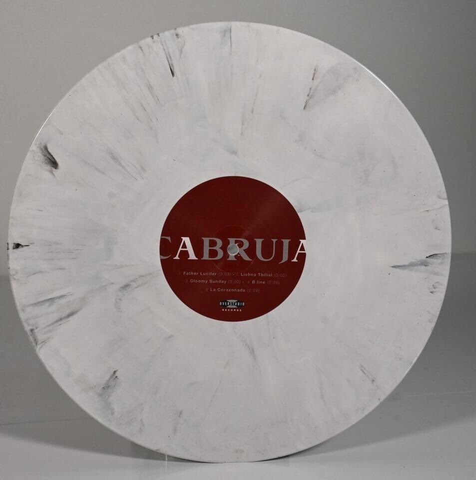 OVERSTUDIOREC's tweet photo. 🇮🇹𝐅𝐈𝐍𝐀𝐋𝐌𝐄𝐍𝐓𝐄 𝐄̀ 𝐀𝐑𝐑𝐈𝐕𝐀𝐓𝐎 🤩
Da oggi è disponibile il vinile colorato in edizione limitata. Un oggetto bellissimo e imperdibile per la tua collezione di vinili. 

🟢 Lo puoi acquistare direttamente qui: 👇
https://t.co/QsYdorn2HJ https://t.co/HfecUTt1rX