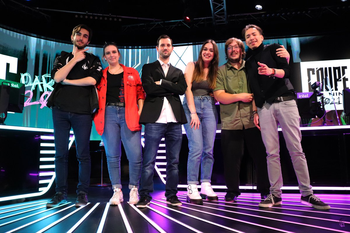 Andryale_LoL's tweet image. #LCF21 @laliguefeminine @espotparis 
Here we are! 📸
Photos of La Coupe Féminine finals - December 12th, 2021 at Paris:
🟦 Behance behance.net/gallery/133144…
📂 Google Drive drive.google.com/drive/folders/…

Ask me for extra photos such as specific or individual photo of you.