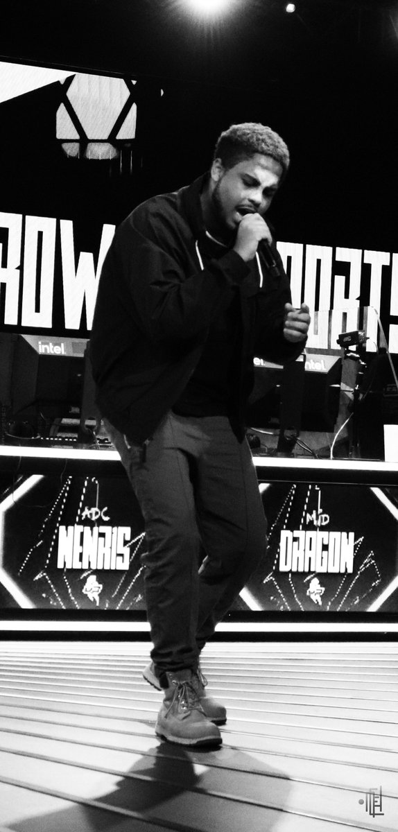 Andryale_LoL's tweet image. #LCF21 @laliguefeminine @espotparis 
Here we are! 📸
Photos of La Coupe Féminine finals - December 12th, 2021 at Paris:
🟦 Behance behance.net/gallery/133144…
📂 Google Drive drive.google.com/drive/folders/…

Ask me for extra photos such as specific or individual photo of you.