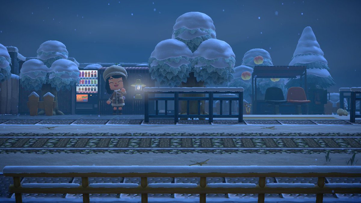 GiantRatMom's tweet photo. My lil small town train station #acnh #animalcrossing #ACNHDesign https://t.co/qFmuENqTe2