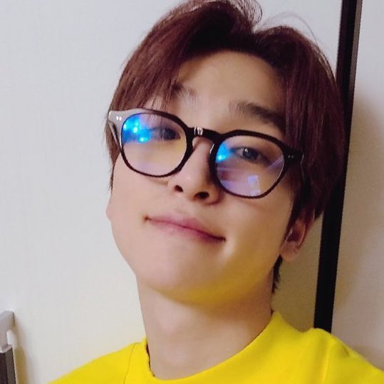 LEADERARCHIVES's tweet image. [ #이상연 #하슬 ]

loading ….. glasses 🤓