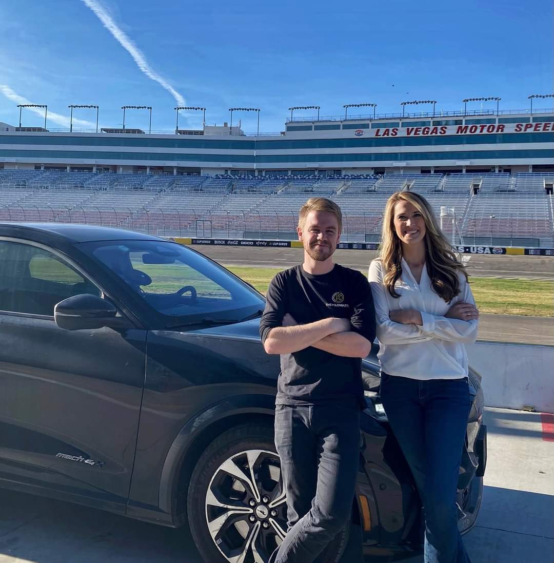 MissGoElectric's tweet photo. Tonight's the night!⚡
Join me for a live watch party with @klwtts 15 mins before the airing of @AcrossCharge on @NBCSports here: https://t.co/oypdpcAjf1
This link will also work for the post-show featuring Q&A with our competitors & viewer GIVEAWAYS!
Go team What's Watts!🤗 https://t.co/T91XpIx2A3