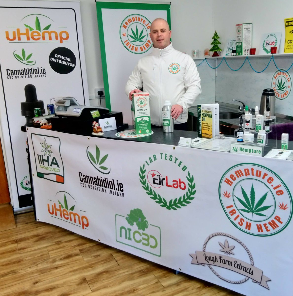 Hempture's tweet photo. Make sure to pop into @cbdnutritionire this festive season for your #Hempture #CBD supplies. 

🇮🇪 Their Retail shop is located in the Garden of Ireland - the beautiful and picturesque Co #Wicklow. Visit https://t.co/vEnMdcTwhj 

#CBD #Ireland #Hemp #EIRLAB TESTED @IIHA_Ireland https://t.co/ujVqpeTRnO