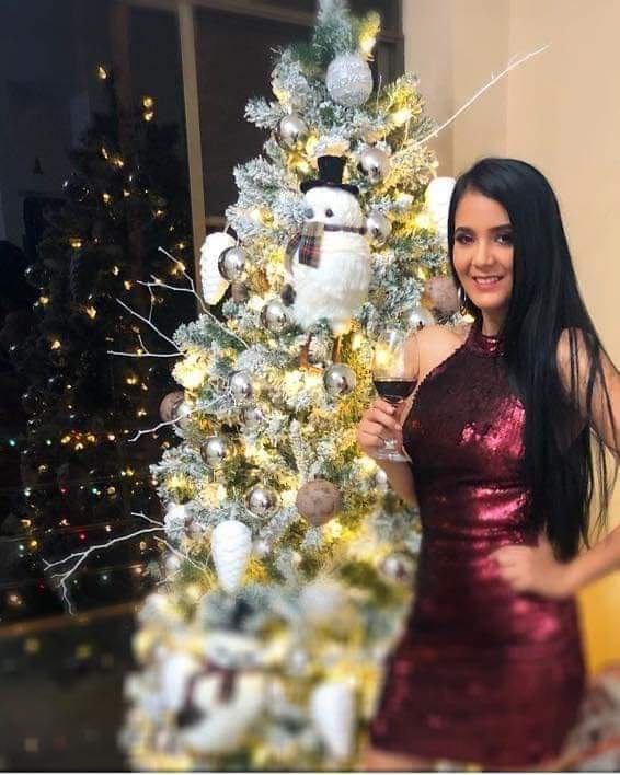 A pocas horas de que el  cadáver de Naomi Arcentales sea exhumado, se reporta el intento de profanación de su tumba. Su familia ( Juan Carlos Sabando) acaba de alertar a la <a href="/Policianacional/">Policía Nacional</a>  de que pretenden robar sus restos del Cementerio Público de Pedernales.<a href="/LassoGuillermo/">Guillermo Lasso</a>