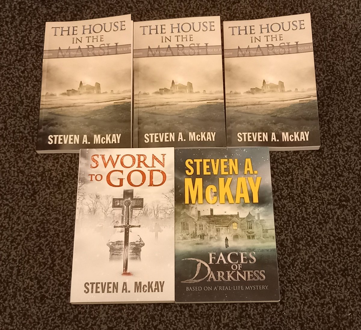 Proofs for the new winter novella arrived and look pretty nice. It goes well with the others in the series 🙂❄🎄 The House in the Marsh is out on Christmas Eve, pre-order now on Kindle! #historicalfiction #BookRecommendations #Christmas