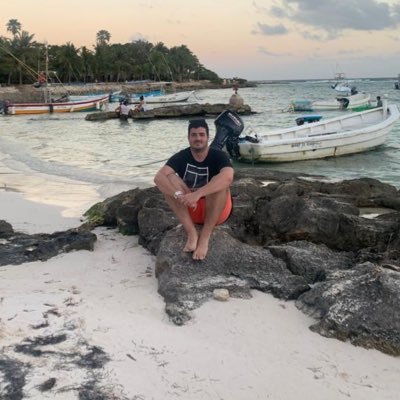poker_red's tweet photo. ¡SUBASTA SOLIDARIA @pgroberto "DavyJones922"!  (1 hora)

Jugador de cash online High Stakes. Regular de las partidas más altas online que existen en el mundo.  

La puja comienza en 20€ y se cerrará el día 29 de diciembre en el stream de twitch en directo. 

¡PUJA AQUÍ!👇 https://t.co/mxcQPaZOPm