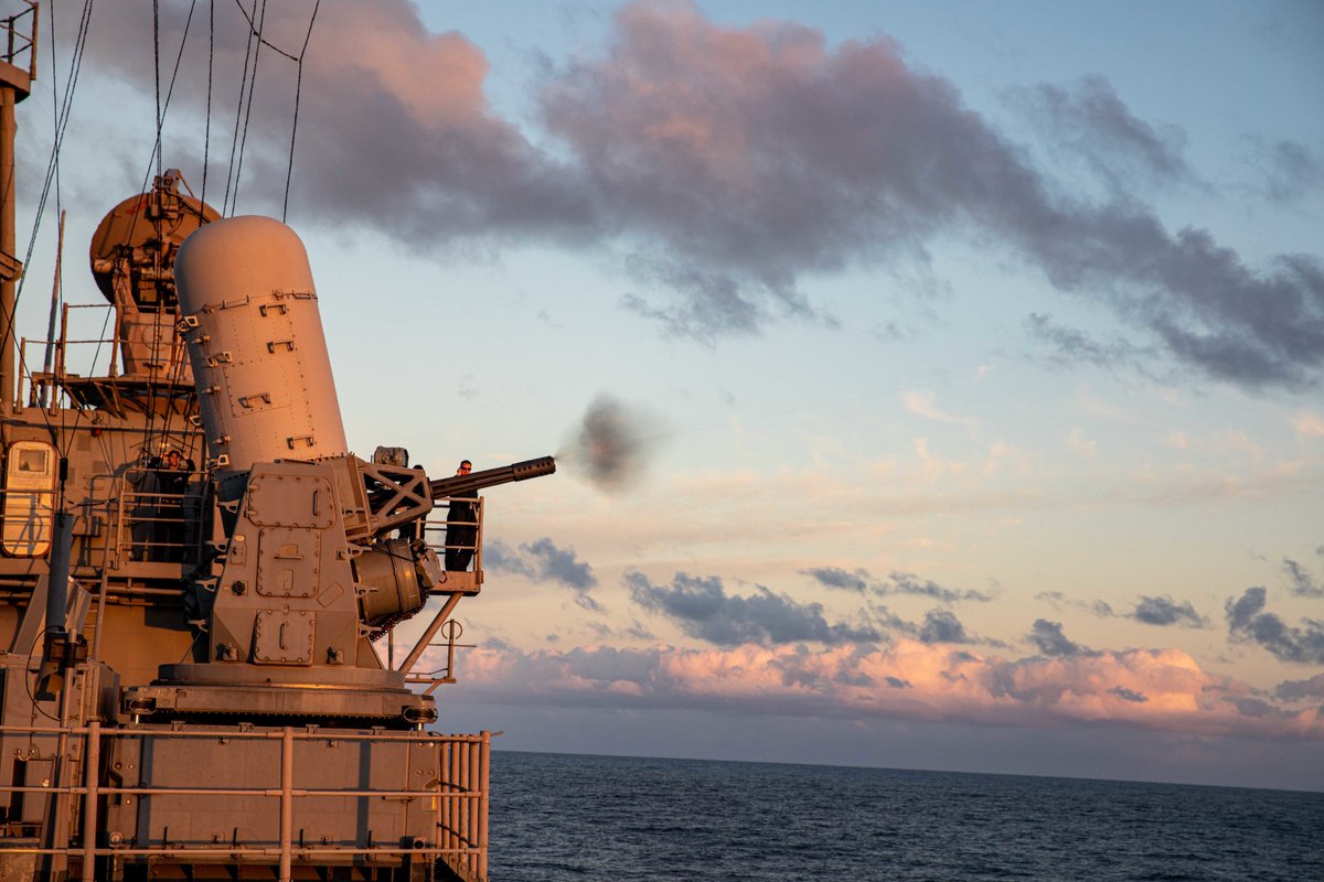 We have all the angles covered. 💥 💥 

#USSSanJacinto (CG 56) fires its MK 45 light weight gun system and close-in weapon system (CIWS) during a live-fire exercise in the Atlantic Ocean. #AForcetoBeReckonedWith