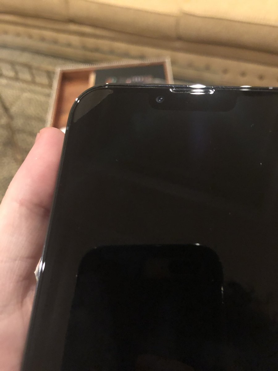 jman82000's tweet photo. @dbrand wtf is going on w my screen protector. I’ve had it perfectly applied on my phone for almost 2 months. Suddenly while I was sleeping a massive bubble appeared in the corner. I’ve tried as hard as possible to fix it but it seems the adhesive just stopped working. Plz help https://t.co/64ktRoh12X
