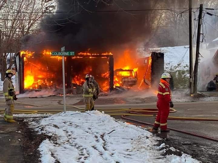 DomChrisOwens's tweet image. A photo by Bob Bolton shared on a #Portland FB group shows the destruction caused by the fire at @RideauLakesFire station #2 this afternoon.

Multiple collapses have almost leveled the structure, at least three trucks &amp;amp; thousands of $$ in gear has been destoryed.
#breaking #news