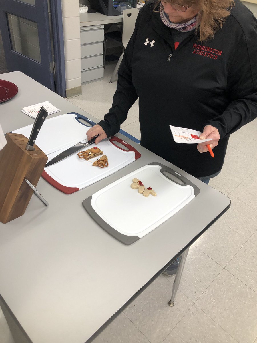 cte_washington's tweet photo. Results are being tabulated for the Washington Middle School CTE Holiday Cookie Competition! Awesome Job to the 14 Teams for putting together some of the most delicious and creative cookie creations. A special thanks to the staff members that volunteered to judge. #thegeneralway https://t.co/FVAPJ4P4Hm