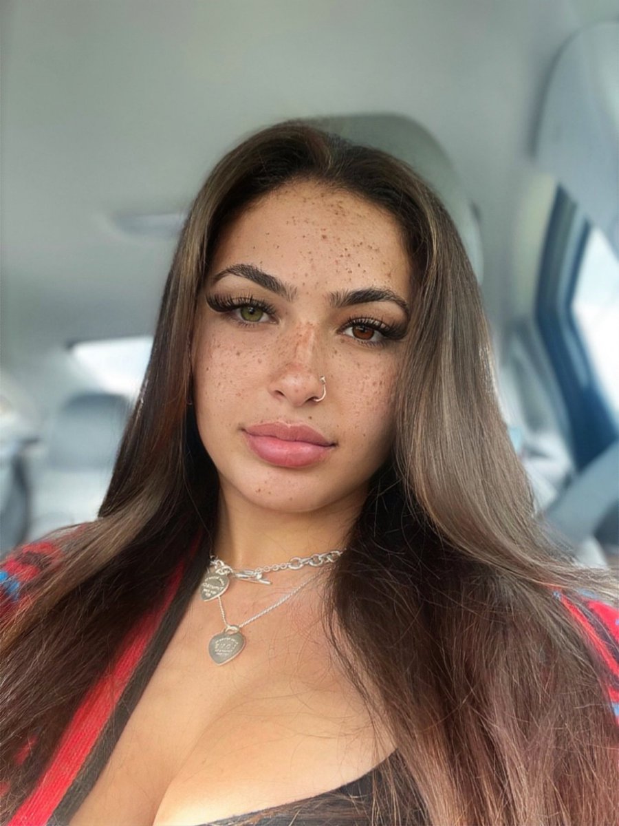 ash_kaashh's tweet photo. Are you Tired of my selfies ? 😭🥴 https://t.co/rvCCHsJBQA