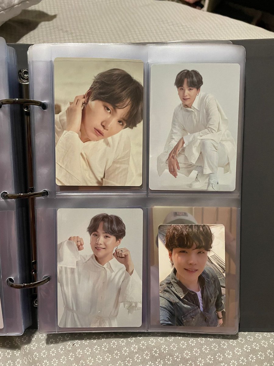 StoreEpiphany's tweet image. [PRONTA ENTREGA - CARDS]

Thread~

VALOR:
Magic shop - 40
Sowoozoo - 40
Butter cardigan - 100
MOTS tour - 40
Butter pré-venda - 150
Hybe insight - 40
+ FRETE

Interessados chamar na dm!