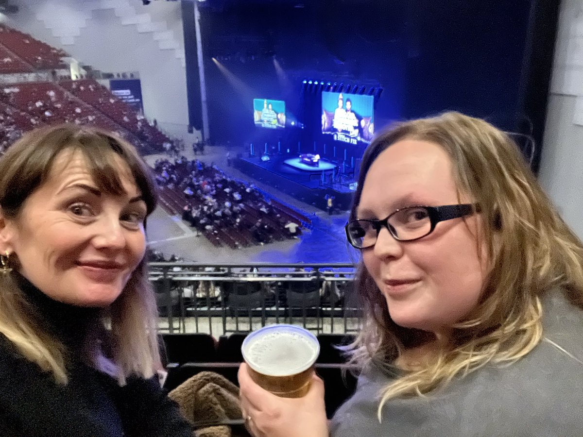 Mel_Astin's tweet photo. Loved @4pmWineTimeBaby live tonight ππΌ@IAmChrisRamsey at #leedsdirectarena #bellylaughs #whatsyourbeef https://t.co/7G56rAFbyq