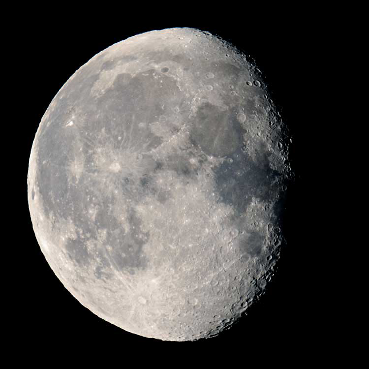 9 лун день. Gibbous Moon. Луна днем. 17 День Луны. Луна 17.01.2007.