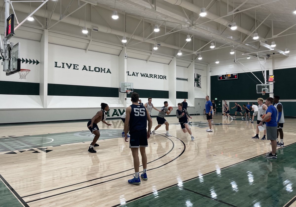 Practice in paradise: <a href="/BYUMBB/">BYU Men's Basketball</a>⁩ goes through gameday-eve prep ahead of the Cougs’ ⁦<a href="/DiamondHeadClsc/">#LeiUp</a>⁩ opener against South Florida tomorrow night.