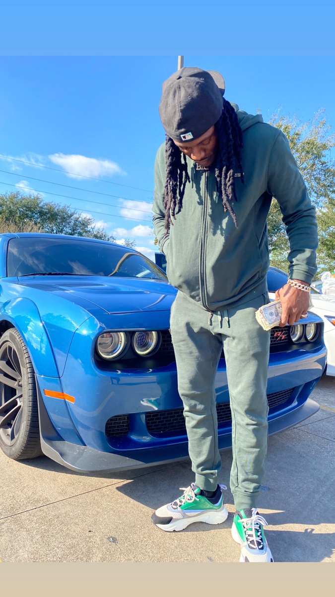 BigDreams7_'s tweet photo. It’s my birthday y’all 🎉🎉 https://t.co/6oSYlpxgsS