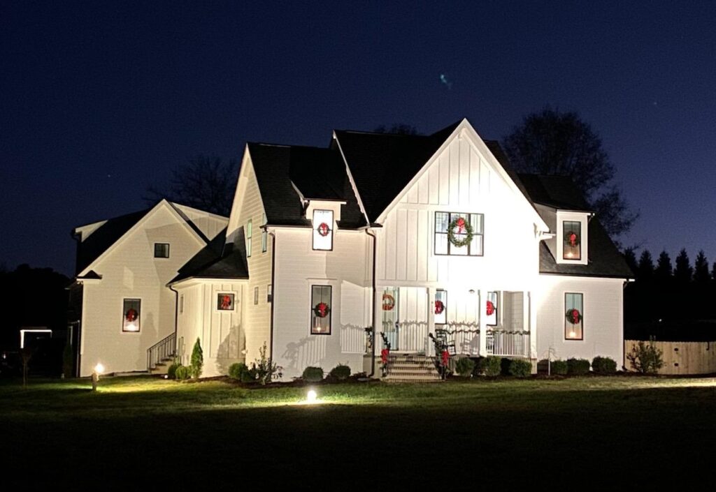 tingen_dan's tweet image. In this holiday season and always, the team at Tingen Construction sends you good wishes!

#tingenconstructioncompany #customhomeplanning #homebuildingprocess #newhome #cedarridge #tarboroughridge #youngsville #youngsvillenc #happyholidays #holidayseason #merryandbright