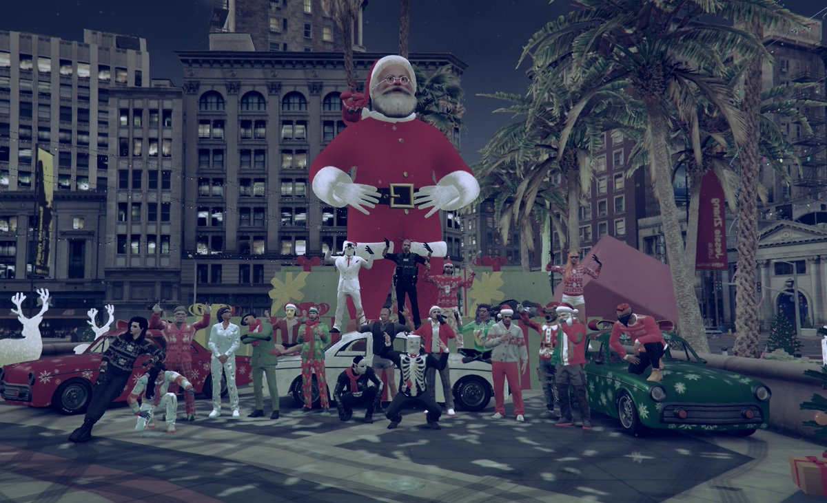 fishtankrp's tweet photo. Its looking alot like Christmas over in the FishTank! Come join us! 
https://t.co/sQfyaIzIl2 https://t.co/Xgs9i1LNgw