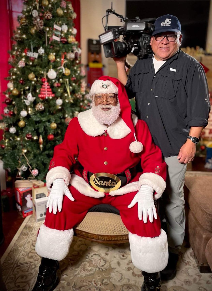 NBC5photog's tweet photo. βTis the season for Santa.
@NBCDFW caught up with @SantaLarry3π
πΎ who is very busy this time of year.
Click here for his storyππ½
https://t.co/iqokHNuBYT https://t.co/PGFUwOthnI