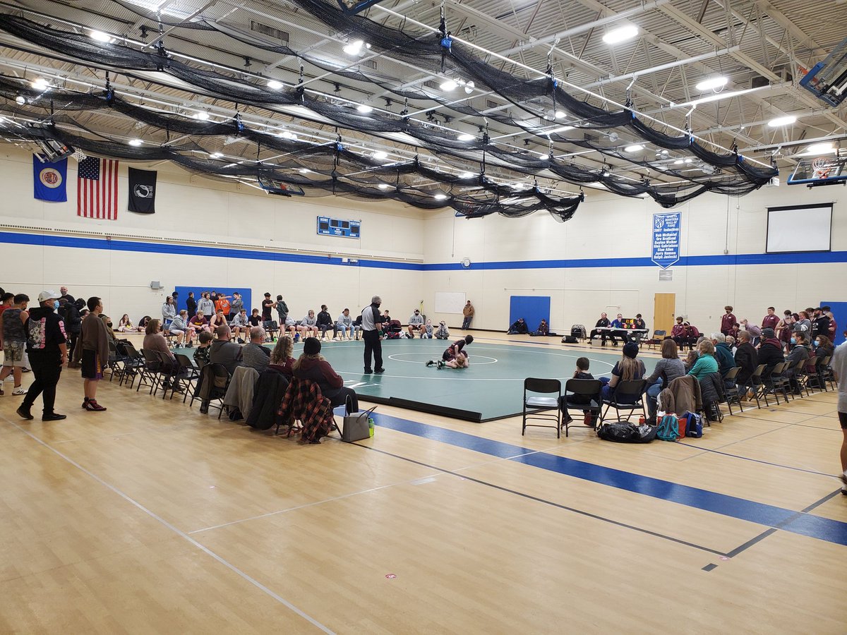 SAVHSActivities's tweet photo. Wrestling at SAVHS! The Huskies host a quad tonight with Washington Tech, White Bear Lake, South St. Paul, and the host Spring Lake Park/Irondale/St. Anthony wrestling team! #GoHuskies #GoKnights https://t.co/JGR6OkWs9i