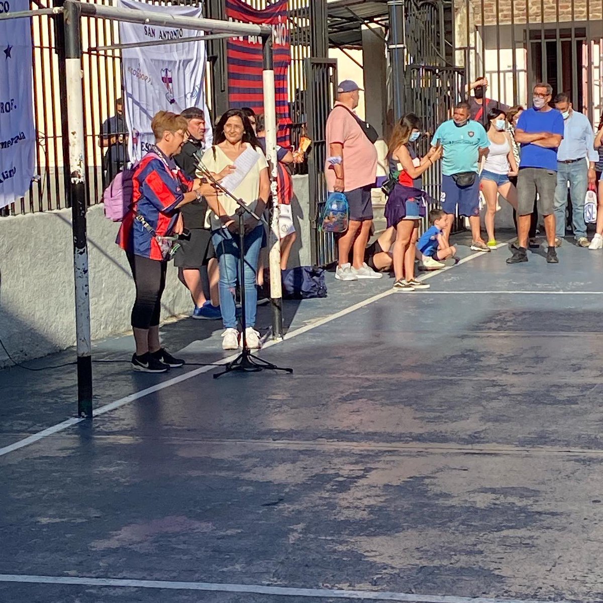 marce926's tweet photo. Hermosa jornada de futbol infantil en la catedral del futbol de san Lorenzo https://t.co/IK5lxac6Cm
