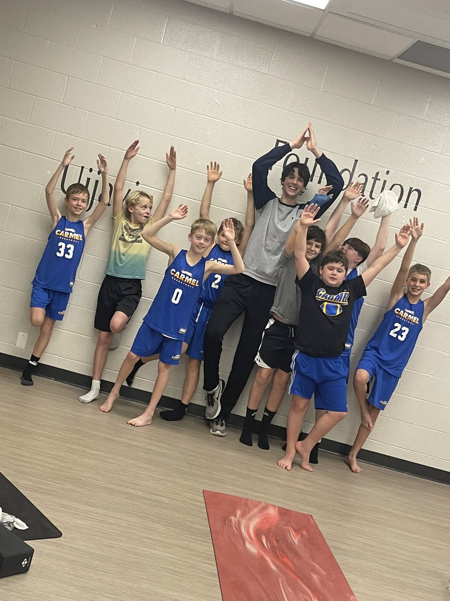 yoga_indy's tweet photo. Great day with @CarmelPupsBball &amp; @charlie_w33 Thanks for your words of advice! 
Yoga+teamwork! “Do something everyday that gets you closer to your goal.”@CarmelMBB https://t.co/H0OtXdqsZm