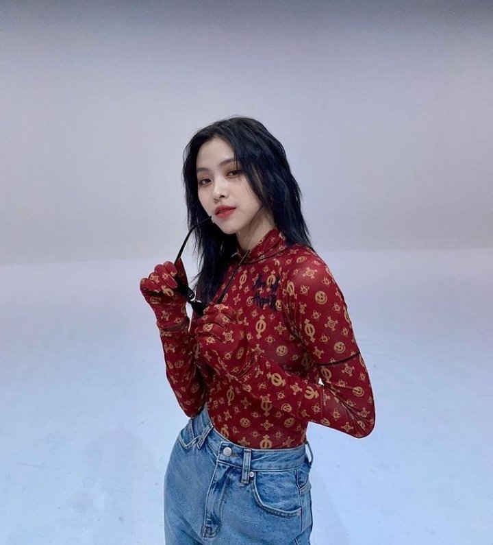 ㅤ
            restarting not new to rp.
              Rui Jane Hernandez. 
             like or rt to be mutuals.