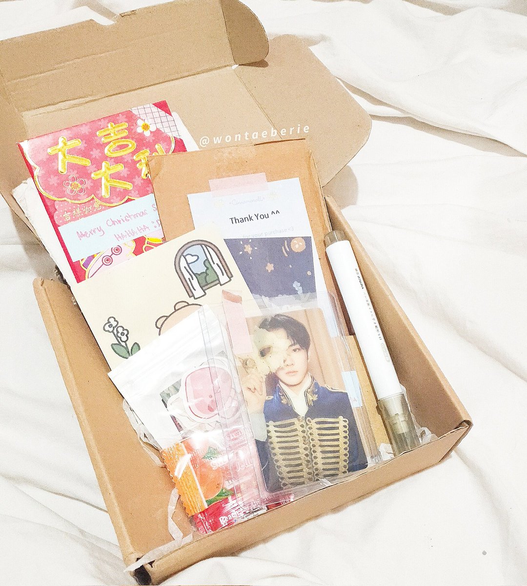 wontaeberie's tweet photo. — ☻︎ #beriemails : 

yey jungwon lenti is here 🥰 

thank u sm for the freebies @Jeangetooo ! gulat ako sa pa ampaw 😭 HAHAHASHSK merry Christmas too! #budolnijean https://t.co/Z9ZzENVTsQ