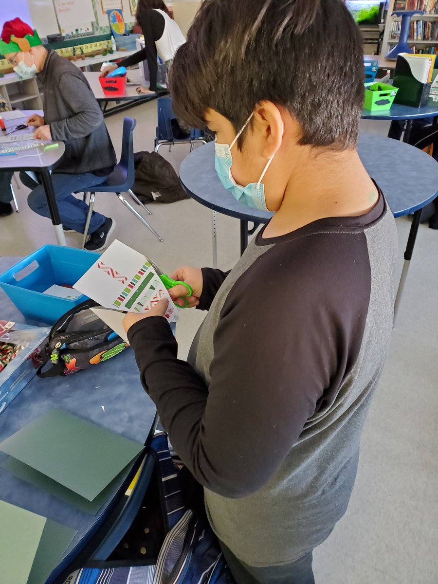 2bMysterE's tweet photo. Wrapped up our classroom generosity project this afternoon. These students were so excited to deliver their personalized thank you cards. Thanks to all the adults that help make @marionlrsd a safe and fun school to come to each day. https://t.co/RmSqSiWPHo