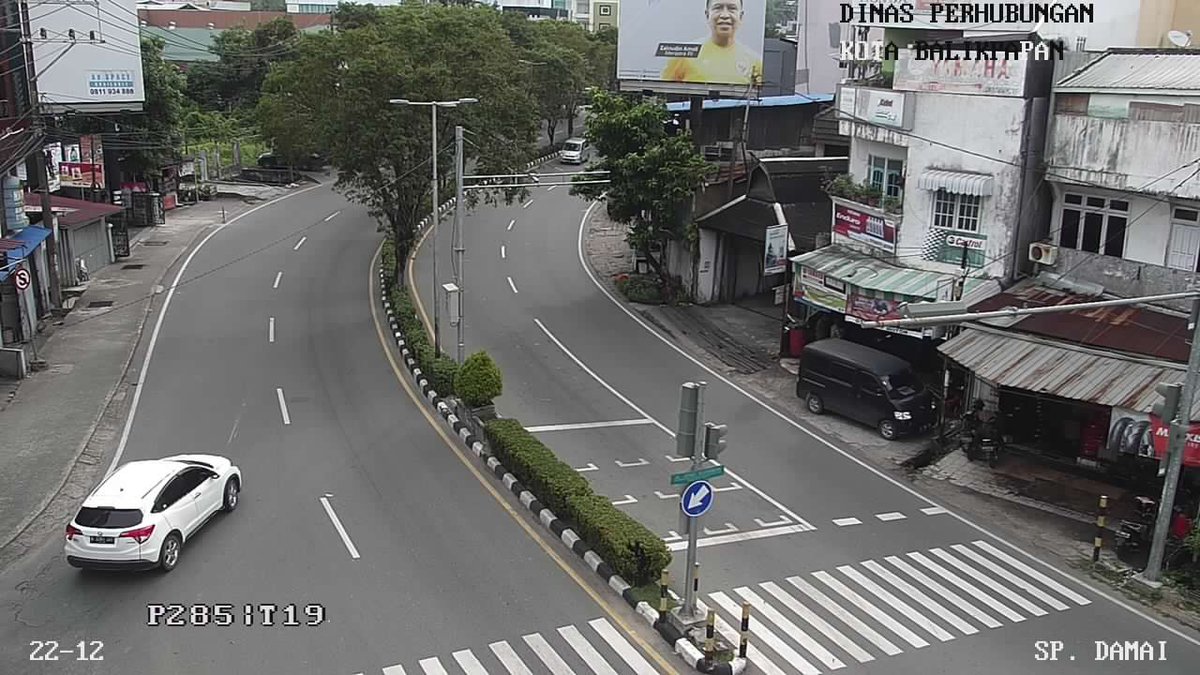 Dishub_Bpn's tweet photo. Rabu (22/12/2021) Pukul 08 : 38 WITA, Situasi Lalu Lintas Simpang DAMAI terpantau ramai &amp; lancar, dihimbau kepada pengguna jalan agar tetap berhati-hati dalam Mengemudikan Kendaraan anda, Konsentrasi serta Utamakan Keselamatan bukan Kecepatan. #infolalinbpn https://t.co/WO0F6t5rcp