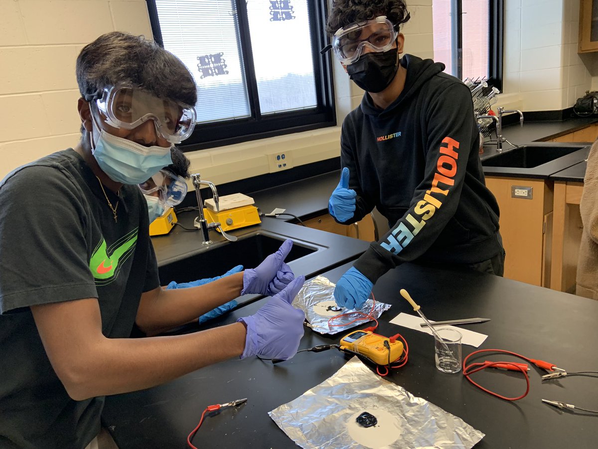 Mr_Stranieri's tweet photo. What a great opportunity my STEM students had today. We were lucky enough to have Dr. Mark Lipke and one of his graduate students, Kaitlyn Dutton, for a guest lecture. We even got to do some hands activities afterwards! @MonroeTwpHS @msweissmonroe https://t.co/YIo5FQUUjL