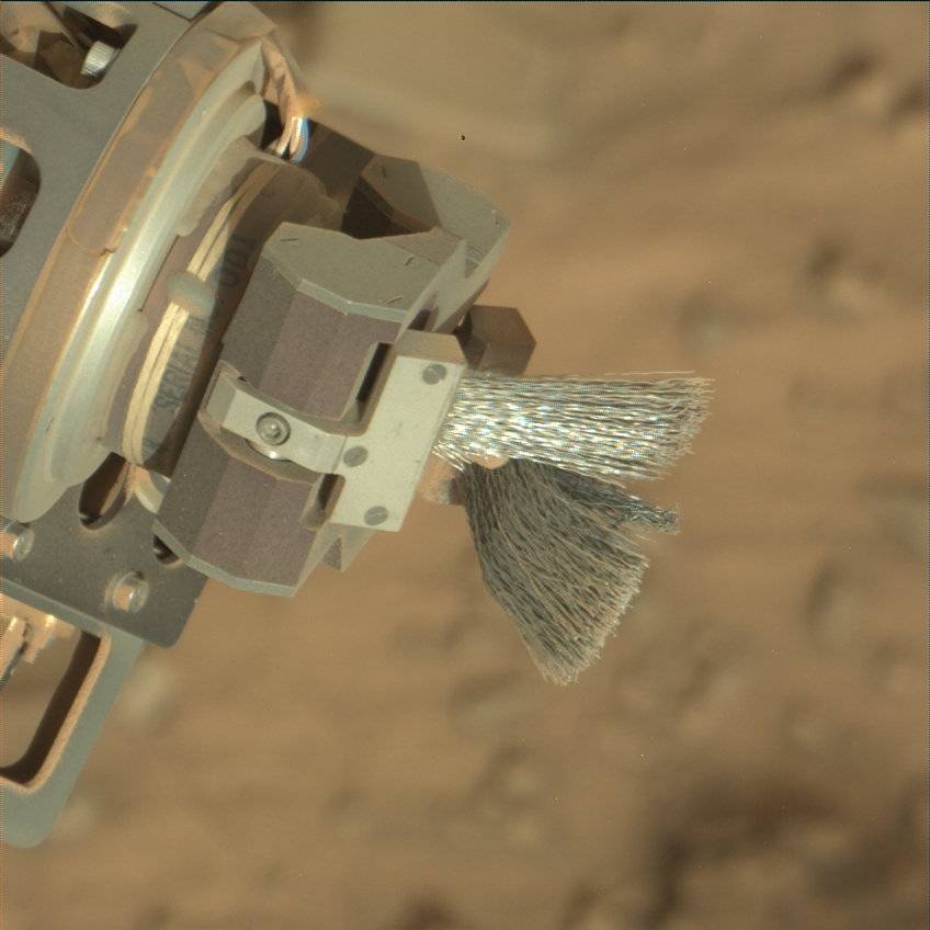 MarsMissionImgs's tweet photo. #CuriosityRover image taken on #Sol3330 with #Mastcam #Mars #NASA #Space https://t.co/s5srcunwah