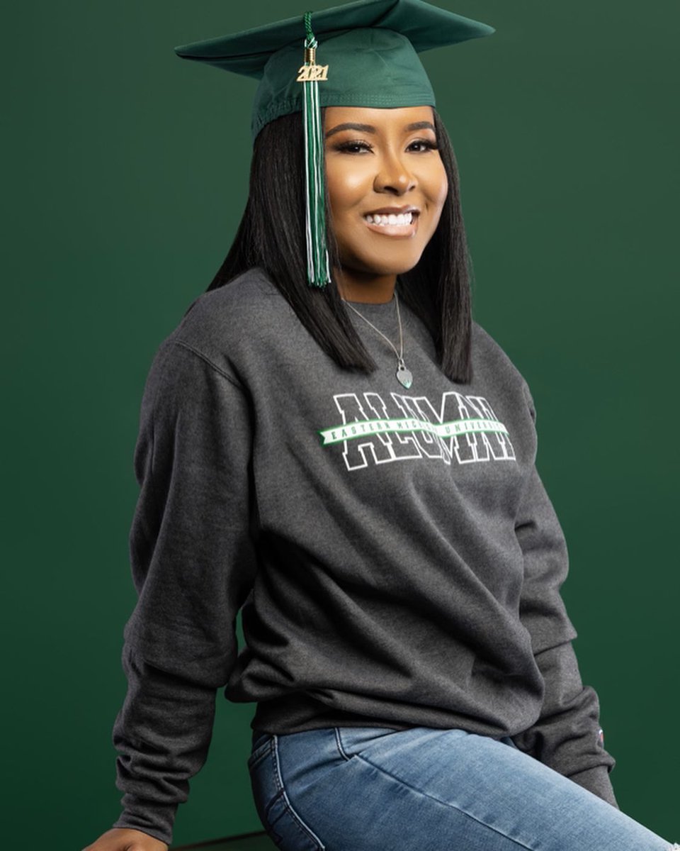 violetblu_'s tweet photo. Eastern Michigan University Alumna 

4.5 years laters and I will admit it was a LOT of tears. Thank you to my amazing support system family, mentors, friends, professors/ faculty and GOD for pushing me in every way possible.

#firstgen
#futureblackSLP
#easterngrad
#mastersloading https://t.co/MZ3EtCiTqr