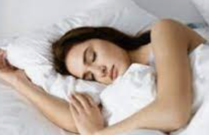 ecalixto's tweet photo. Dormir adecuadamente permite liberar GRELINA y LEPTINA, hormonas que en el cerebro reducen el hambre. En contraste, el insomnio genera incrementa laliberación de OREXINAS que incrementan el hambre y predisponen a la obesidad. 

#NeuroTuit https://t.co/LeIitOfuOK