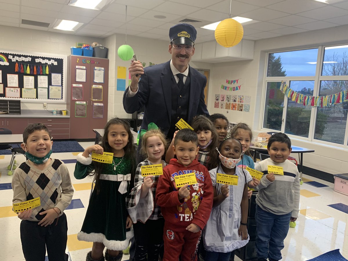 YargoES's tweet photo. Yargo had an exciting day today! We had a visit from the Polar Express Conductor &amp; Elves on the Shelf, had a virtual Sing-A-Long, &amp; had a great Faculty &amp; Staff Luncheon! We saw Santa &amp; Ms. Claus, the 12 Days of Xmas team &amp; heard great carols!! It was a great day to be a Wildcat! https://t.co/GR4992MK6w
