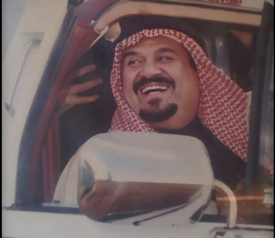 naiftasa's tweet photo. سلطان يا محزم فخر ساعة الكود 
سلطان يا ستر البنات المفاريع

الله يبيحك عد ما ذعذع النود
وعداد ما سالت عليك المداميع https://t.co/OUtGsxonXj