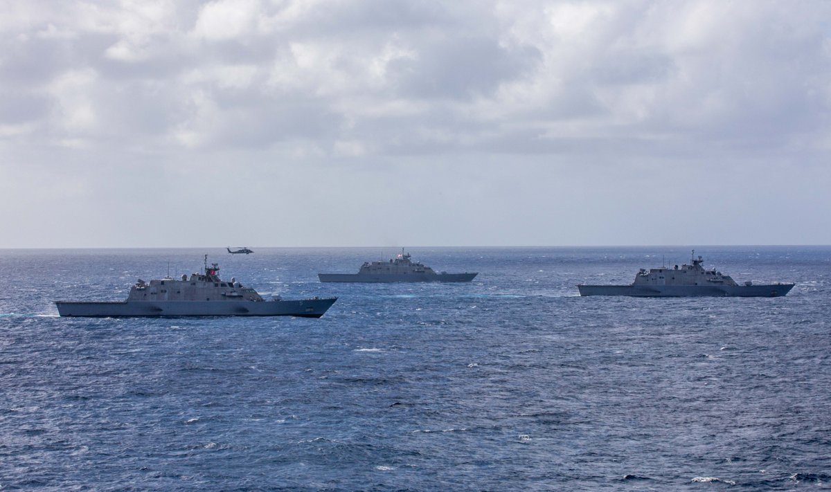 USNavy's tweet photo. Seeing triple. 💪💪💪 

📍 ATLANTIC OCEAN -- The Freedom-variant littoral combat ships USS Milwaukee (LCS 5), USS Billings (LCS 15) and USS Sioux City (LCS 11) conduct maritime operations while deployed to the U.S. 4th Fleet area of operations Dec. 16, 2021. https://t.co/NSWdhtlYO8