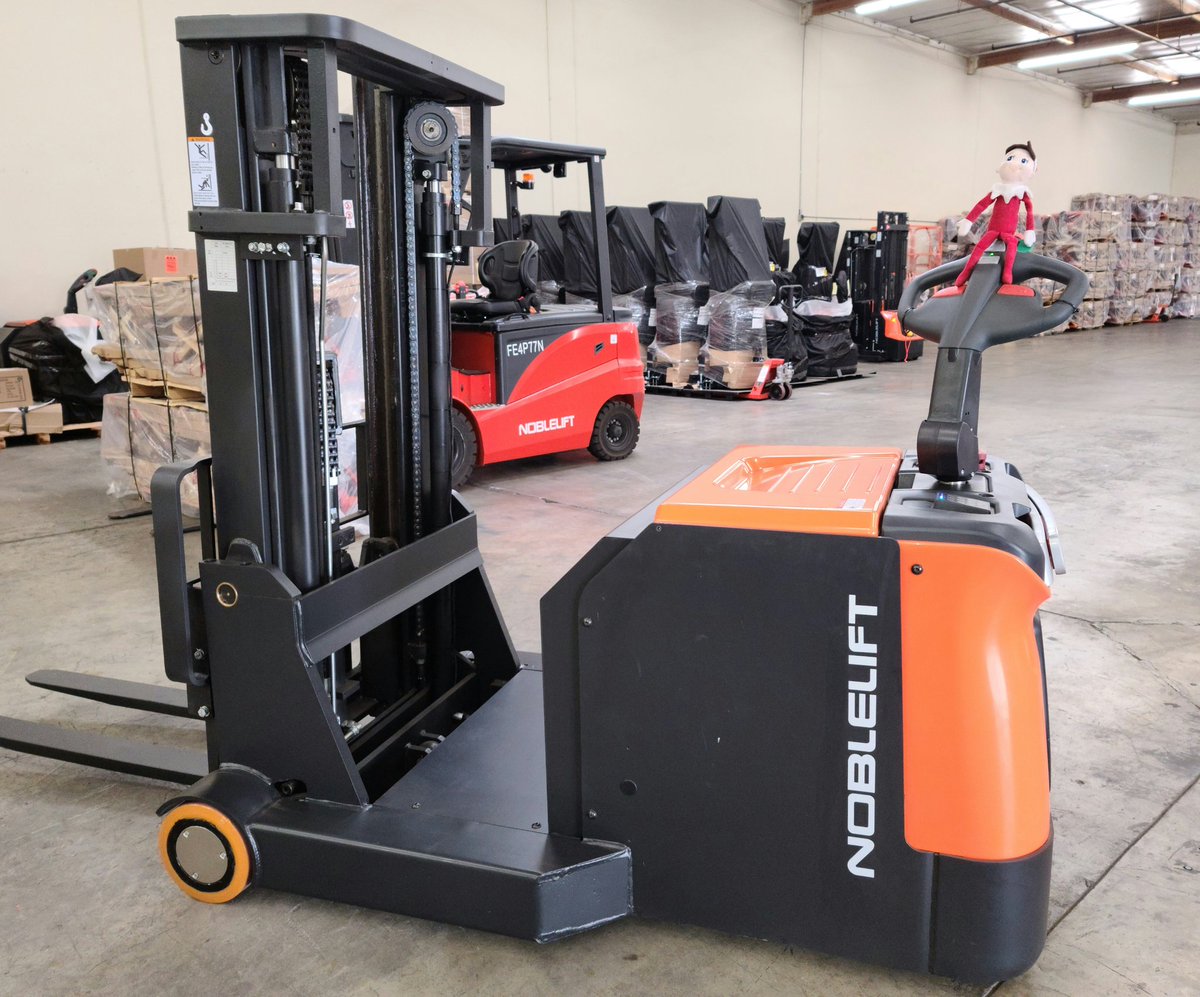 DonofNoblelift's tweet photo. Elfie thinks that if you are looking to load, stack, or place your pallet loads without interference of your racking, then the PS30-33CB Counterbalanced Stacker would best fit your application. 909-212-1962 don.hwang@nobleliftna.com #Noblelift #Counterbalancedstacker #Forklift https://t.co/KYymlLaAm5