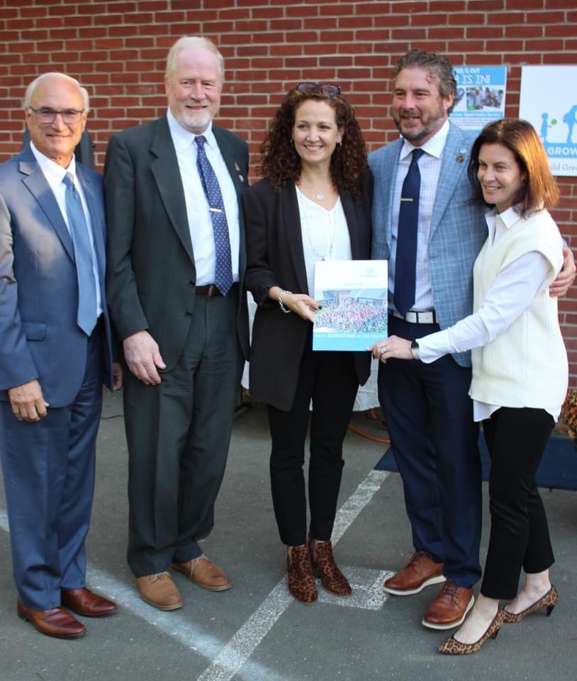 HamletHubRidge's tweet photo. Great day for great futures! @bgcridgefield gets official nod from State Bond Commission f... https://t.co/EMobUs5vbG https://t.co/wCVBlyzqGN