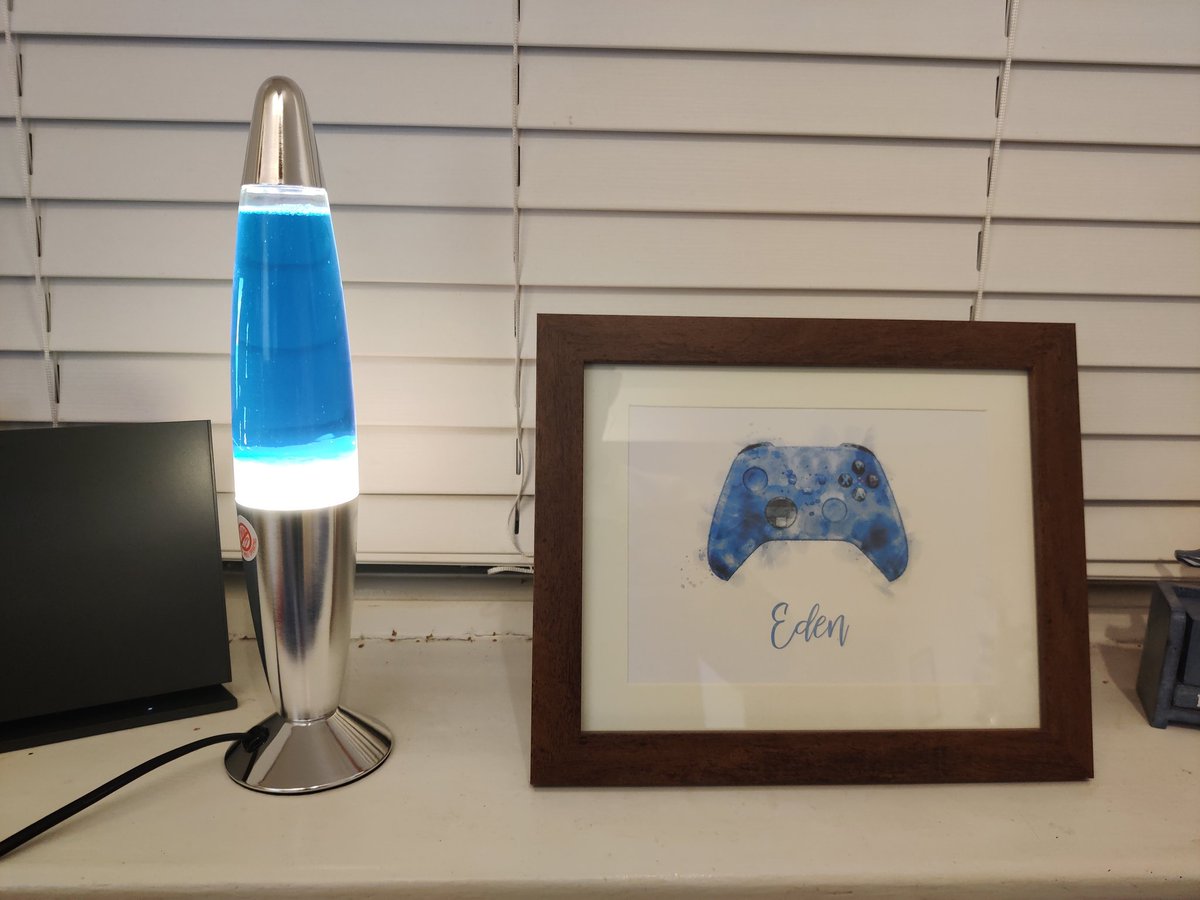 Eden0032's tweet photo. I took part in the #RedditSecretSanta this year and I must say, I was treated very well by Santa!
Some lovely additions to the living room, plus a generous donation to @SpecialEffect from Santa as well.
I hope the person who received gifts from me also likes them! https://t.co/Ks4uAncJhe