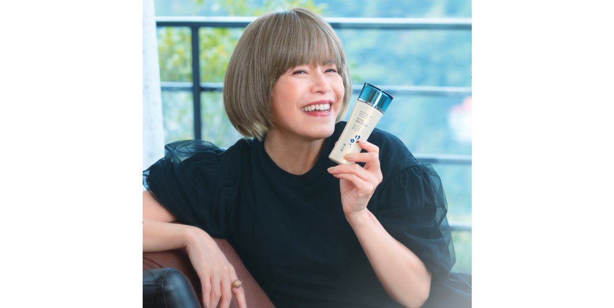 slowagecosme's tweet photo. #スロワージュ 冬号で #北川悦吏子 さんに愛用品として紹介頂いた #澄み雫 は肌が不安定な北川さんが1年以上つき合えた初めての #化粧水 ✨コロナ禍でエステも美容液もクリームもやめた北川さんのスキンケアは何と澄み雫1本‼️とろみがあり肌も心もほっと安らぐ使い心地です😊
https://t.co/TJpCxycL5Z https://t.co/XHFJTZpG9D